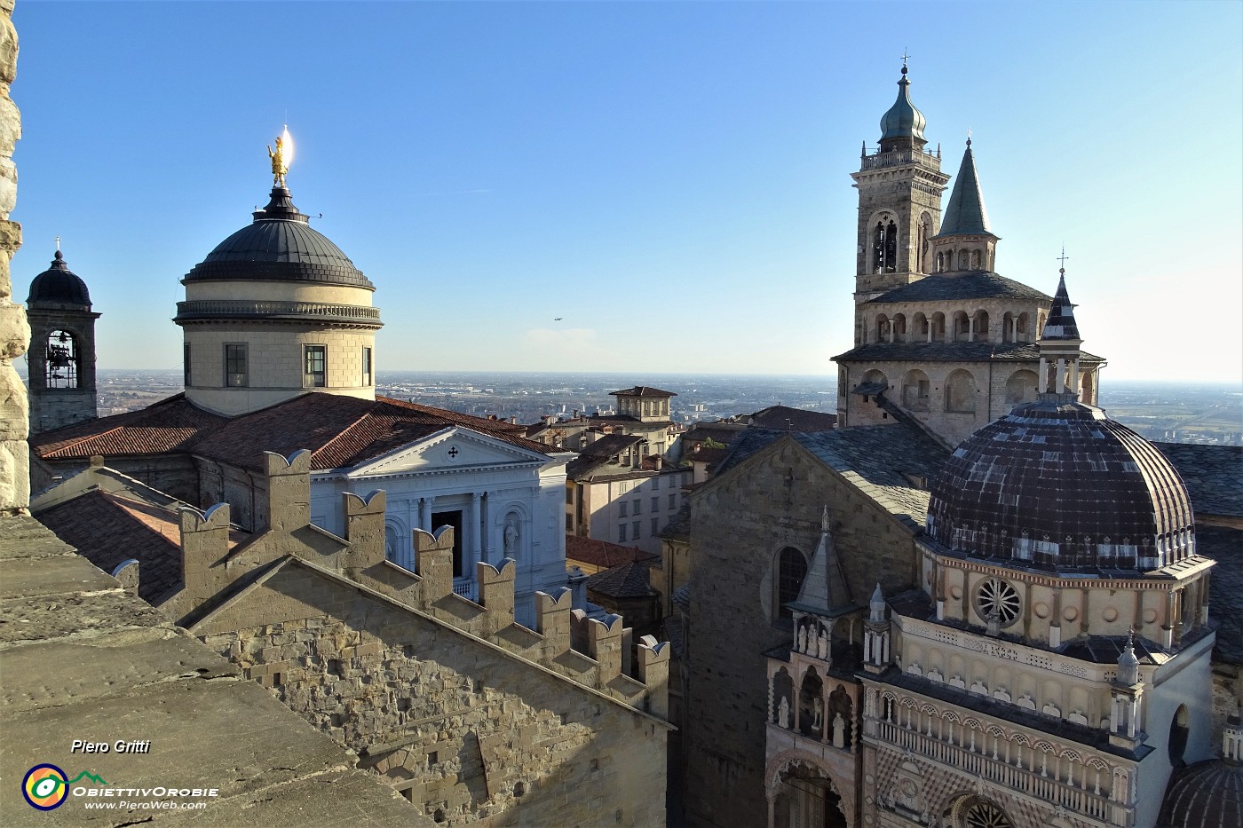 70 Zoom da sx su Cupola del Duomo, Cappella Colleoni, Santa Maria Maggiore.JPG
